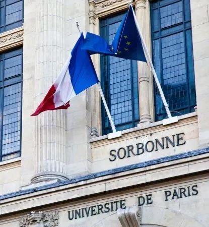 Universities in France for International Students-Mobile
