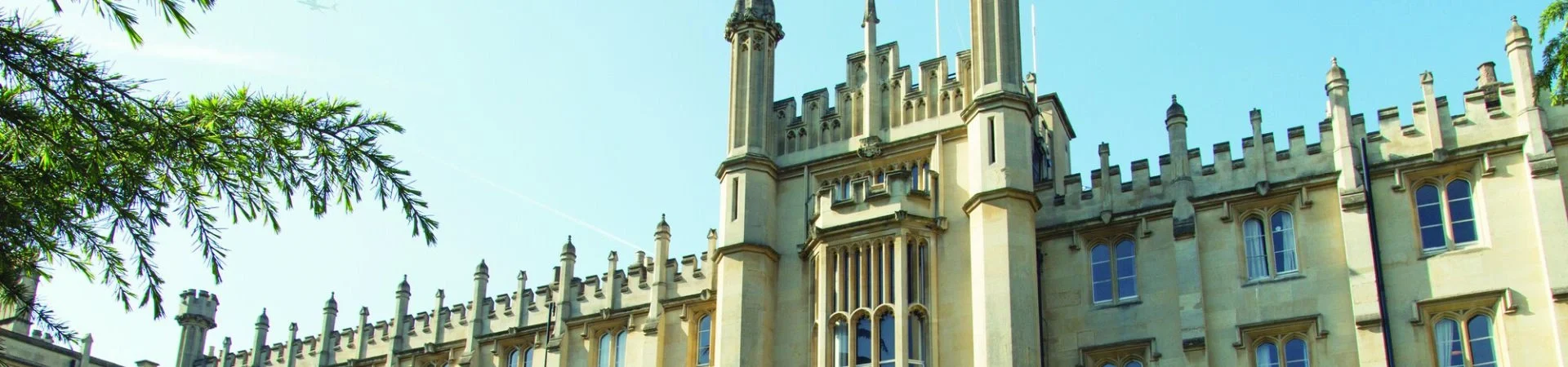 Richmond American University London landing